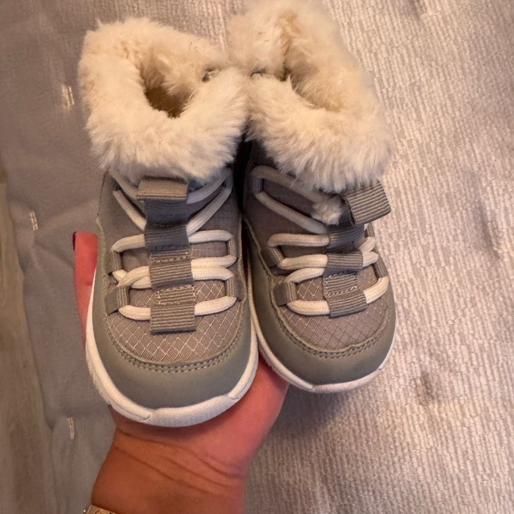 Cozy Gray Kids Shoes with Faux Fur Lining